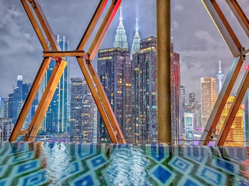 Scarletz Suites Klcc By Luxe Suites クアラルンプール エクステリア 写真