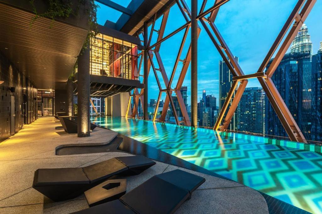Scarletz Suites Klcc By Luxe Suites クアラルンプール エクステリア 写真